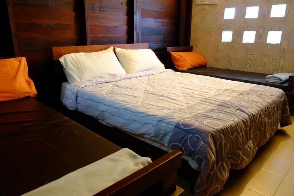 Appartamento Tnt Novelty House Teluk Intan Esterno foto